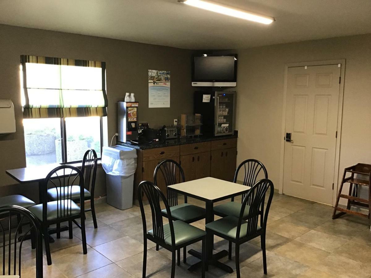 Motel Super 8 By Wyndham Dillon Extérieur photo