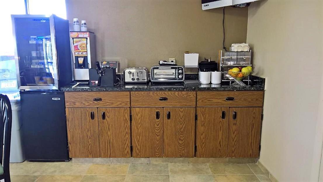 Motel Super 8 By Wyndham Dillon Extérieur photo